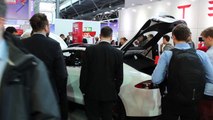 Tesla Motors zeigt sein Elektroauto Tesla Model S P85 auf der Cebit in Hannoverektroaut