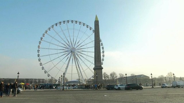 Око Парижа закрывается