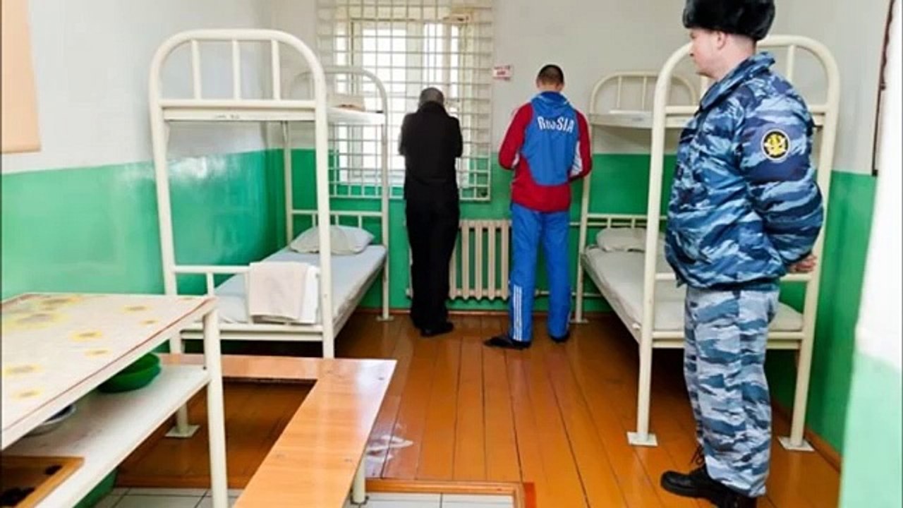 Как встречают новичков в тюрьме