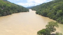 Once mil trabajadores intentan evitar tragedia en hidroeléctrica colombiana