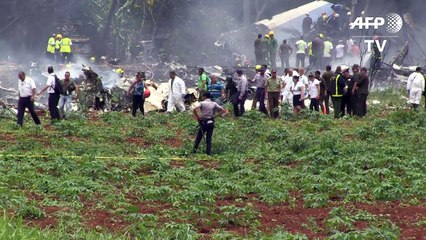 Avión con 113 personas a bordo cae en Cuba
