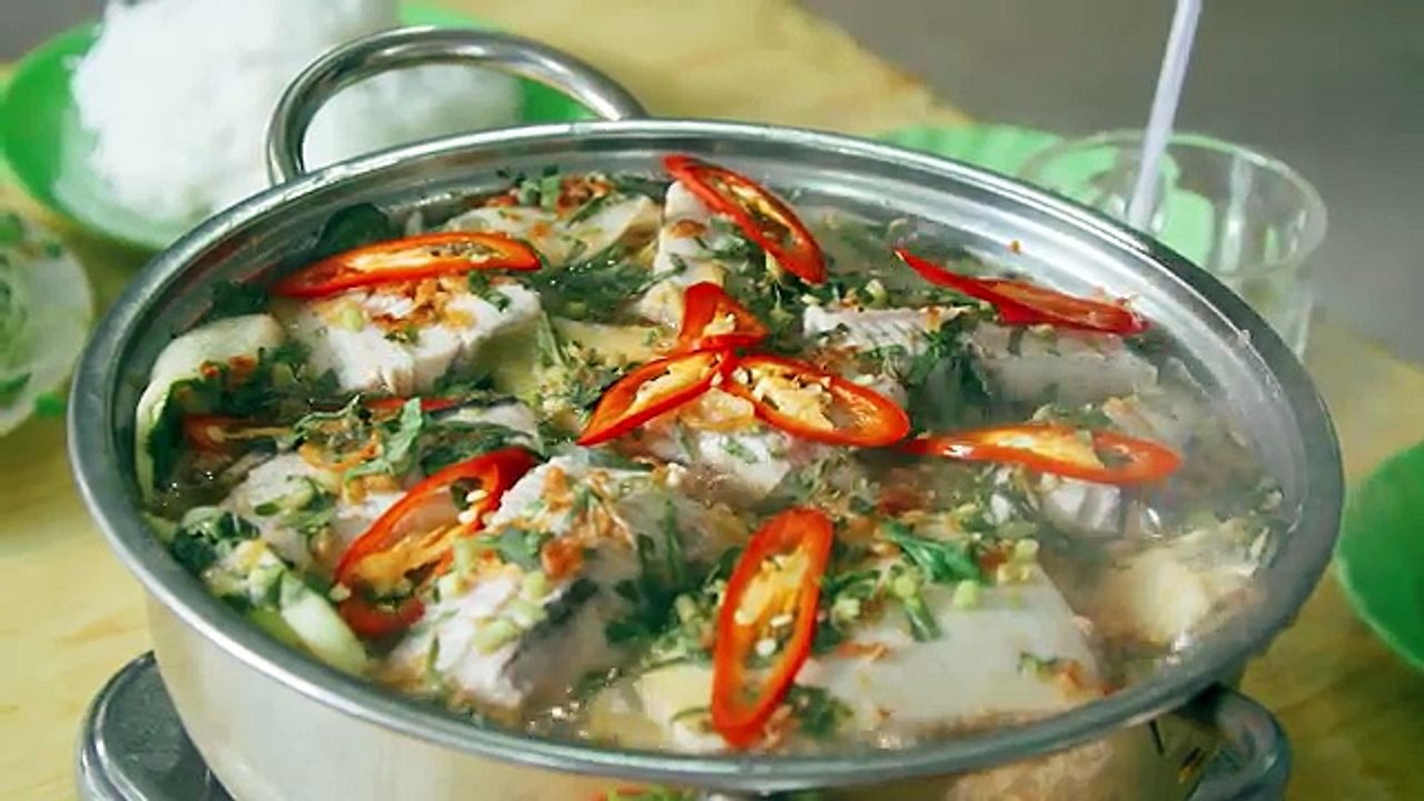 Unbelievable STINGRAY HOT POT in Vietnams Vung Tau! (Feat. Jesus Christ)