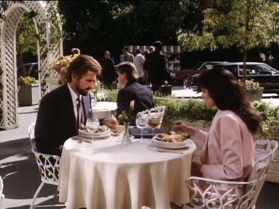 Hotel  S03E25 - Horizonte