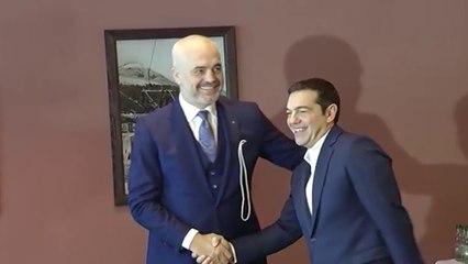 Tsipras: Negociatat me Shqipërinë më të vështira se ato me Maqedoninë