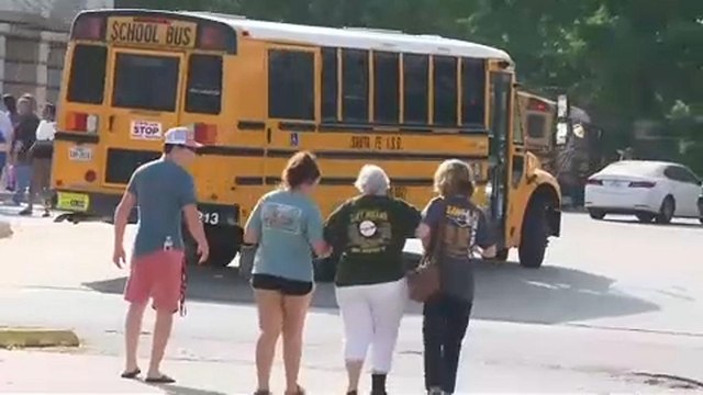 Iskolai lövöldözés Texasban, 10 halott