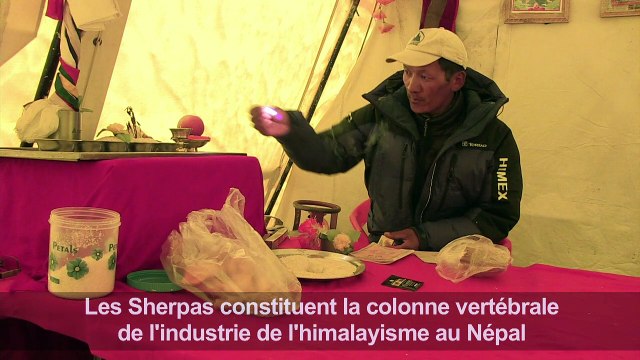 Alpinistes de l'Everest cherchent Sherpas aguerris