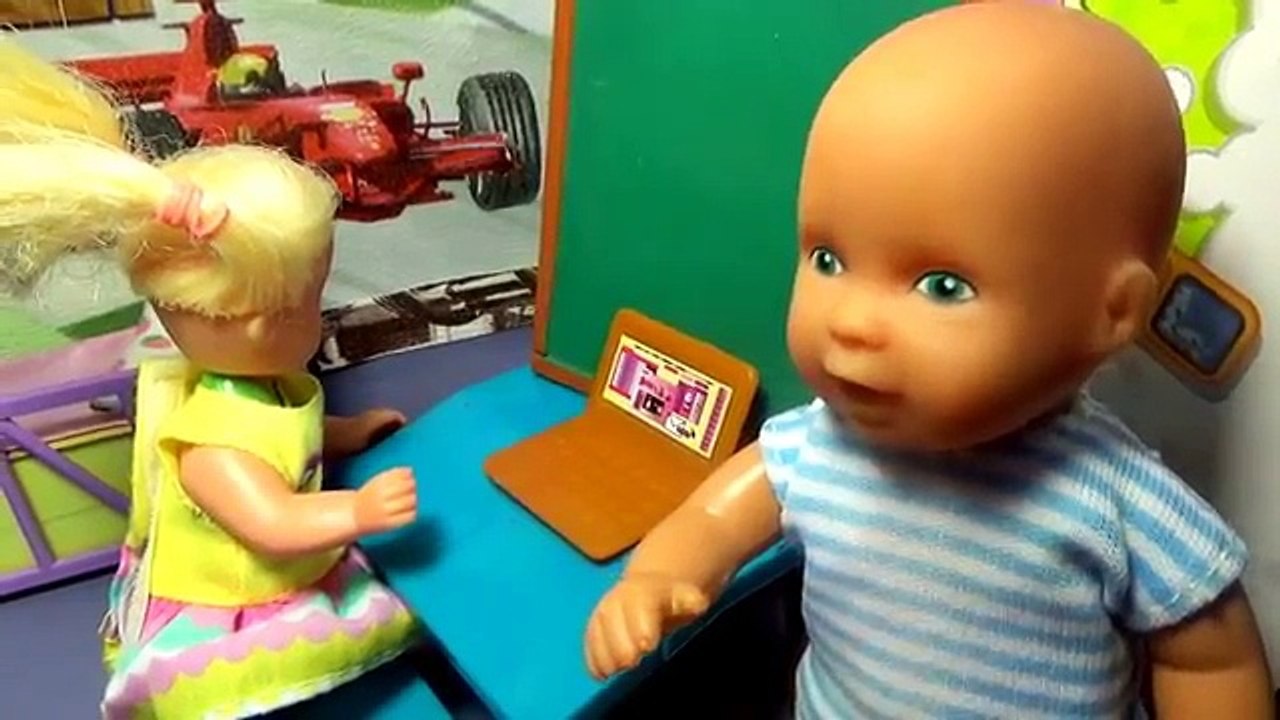 Катя и Макс. Макса наказали. Макс в углу. Мультик про кукол