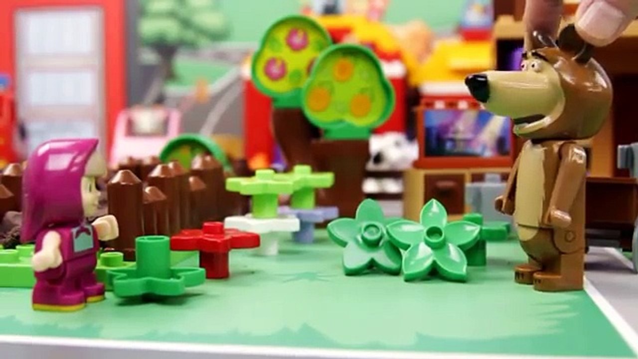 MASHA E ORSO ITALIANO Episodio 23 - Il pollice verde di Masha, un dolce raccolto di fragole!