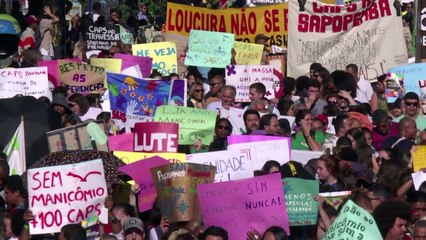 Protesto em SP pede fim de tratamentos em manicômios