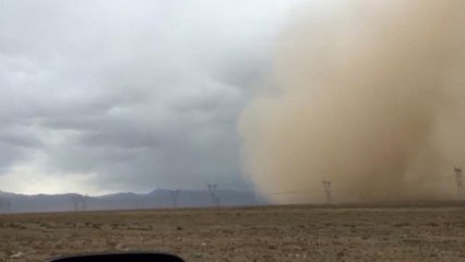 Песчаный шторм на северо-западе Китая