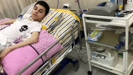 Asansörde sıkışarak felç kalan gencin tek hayali doktor olmak