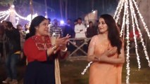 Madhuri Dixit & Renuka Shahane's Dance on 'Lo Chali Main' is treat to watch | FilmiBeat