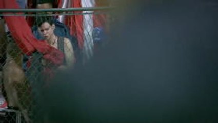 Kiper Depertivo Lara Curiel Mendapat Lemparan Saat Penalti