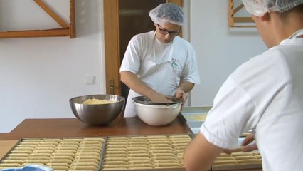 البقلاوة.. حلوى لا غنى عنها برمضان بالبوسنة