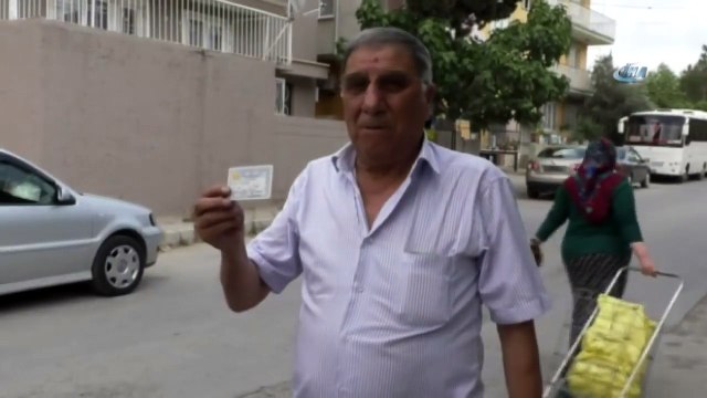 Bu Adamın Nüfus Cüzdanını Görenler Şaşıp Kalıyor