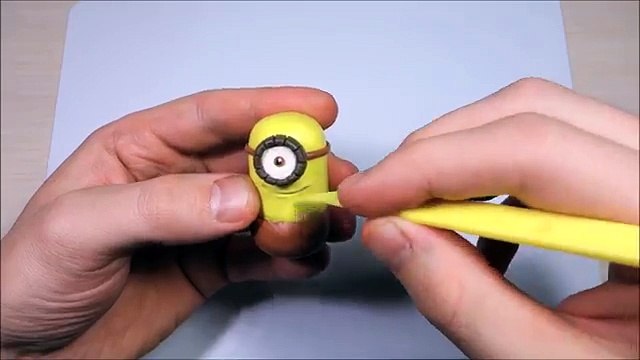 Лепим Миньона с дубинкой из пластилина. Minion made of Plasticine. Гадкий я. DESPICABLE ME