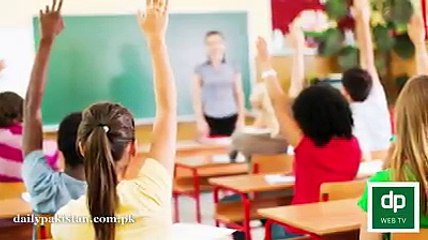 اسٹوڈنٹس نے ٹیچر سے کہا سر آپ ہمارے ساتھ کرکٹ کھیلیں،  ٹیچر نے 5 گیندوں پر 2 رنز بنائے اور۔۔۔