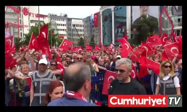 İnce, Samsun'da kürsüye çıkarken böyle görüntülendi