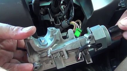 не проворачивается ключ зажигания, как поехать без ключа