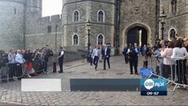 حشود غفيرة تستعد لحفل زفاف الأمير هاري وميغان ماركل#لندن - #بريطانيا - (وكالات) - جمعت الحشود اليوم في مدينة وندسور البريطانية لمتابعة زفاف #الأمير_هاري و #مي