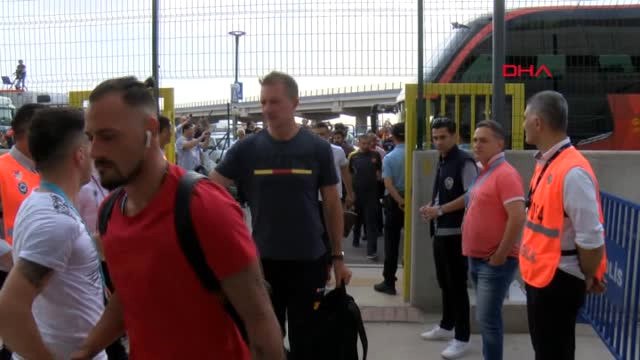 Göztepe Kafilesi Stada Geldi
