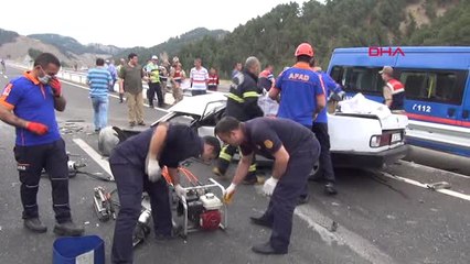 Kahramanmaraş Tır'a Çarpan Otomobil İkiye Bölündü; 3 Kadın Öldü, 2 Kişi Ağır Yaralı