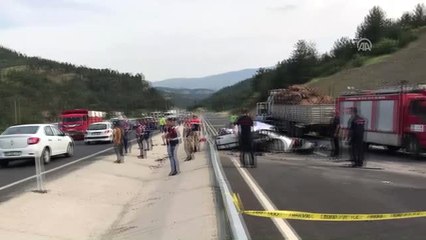 Otomobil İkiye Bölündü: 3 Ölü, 2 Yaralı