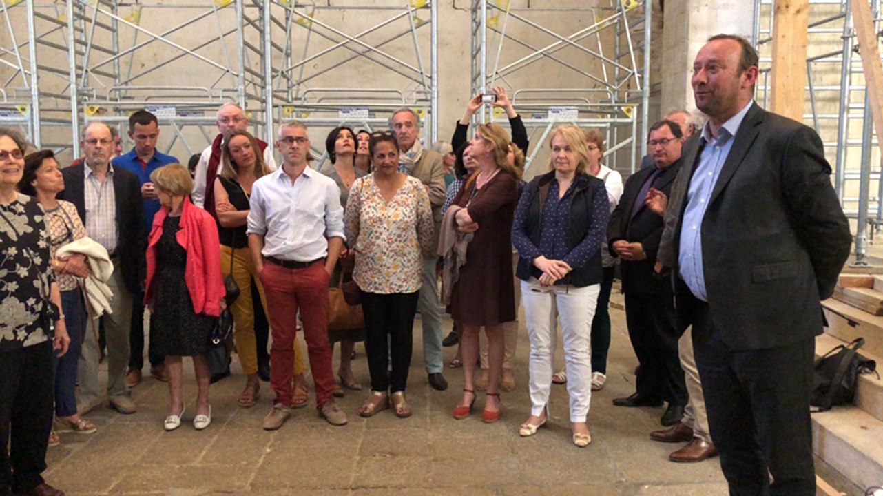 Les donateurs au chevet de la chapelle Saint-Yves