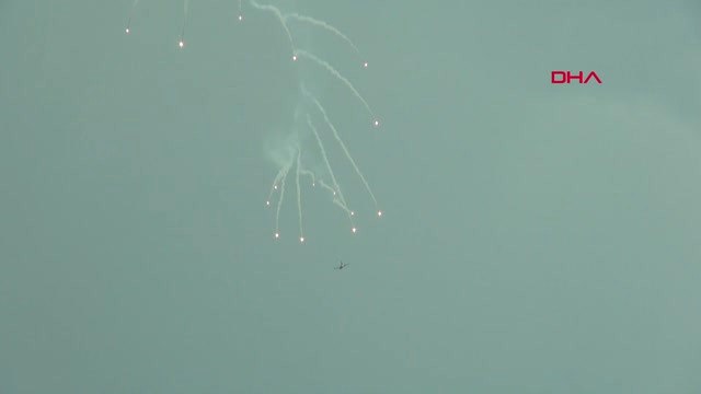 Samsun'da, 'Solotürk' ve 'Türk Yıldızları'ndan Nefes Kesen Gösteri