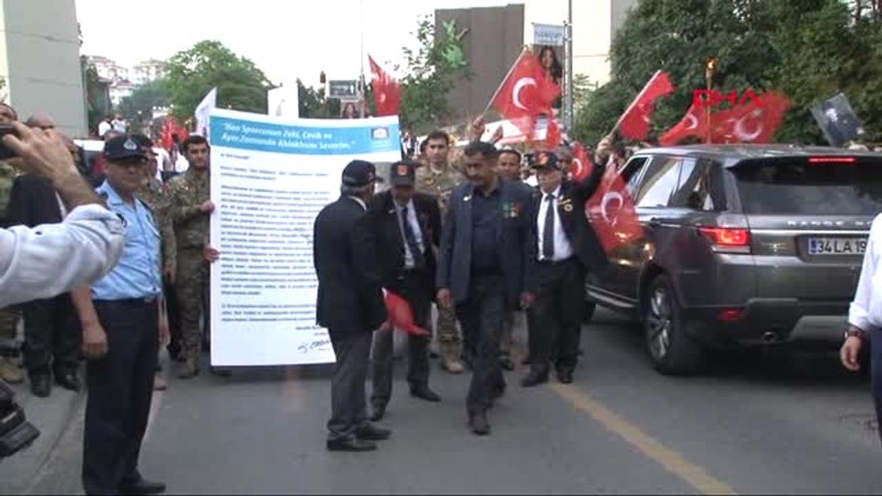 Beşiktaş'ta Fener Alayı Coşkusu