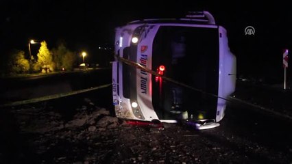 Ardahan'da Otobüs Devrildi: 1 Yaralı