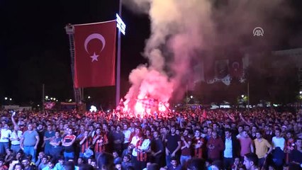 Gaziantepli Taraftarlar Play-off Heyecanını Dev Ekranda İzledi