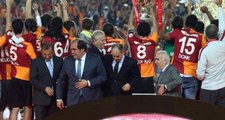 Galatasaray'ın Şampiyonluk Kupasını Yıldırım Demirören Vermeyecek