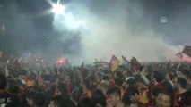 Florya Metin Oktay Tesisleri'nde Şampiyonluk Kutlaması