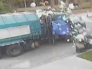 Garbage truck you had ONE job!