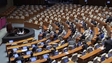 '추경 진통'에 본회의 불발...내일로 또 연기 / YTN