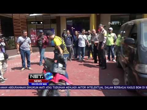 Petugas Sita 2 Unit Mobil Terduga Teroris Yang Membawa Berbagai Macam Senjata -NET24