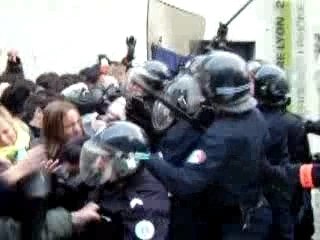 Etudiants Lyon2 face aux violences policières