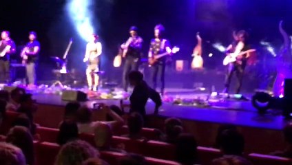 Amaia participa en el concierto de Rozalén en Baluarte