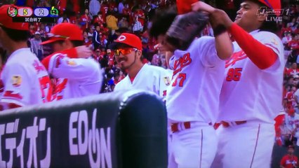 カープ野間とバティスタのじゃれあい