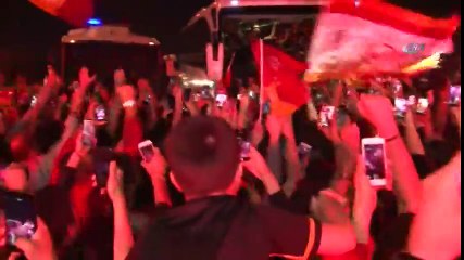 Galatasaray Florya'da Coşkuyla Karşılandı