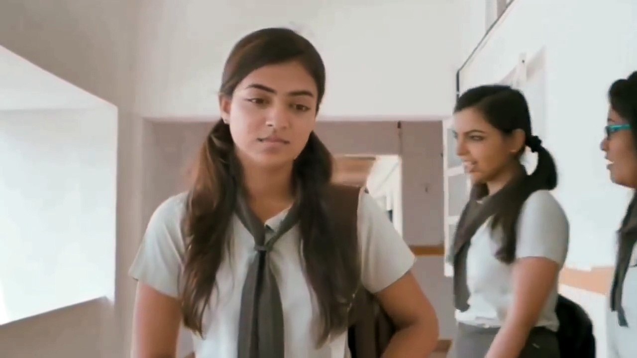 நீ பார்த்தா நான் உருகுறண்டா - Naziriya Nazim One Side Love - Whatsapp Status Video