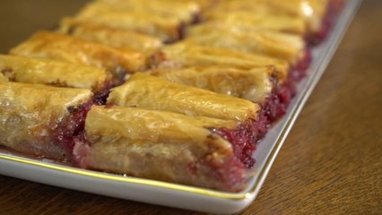 Tahinli Vişneli Baklava Tarifi