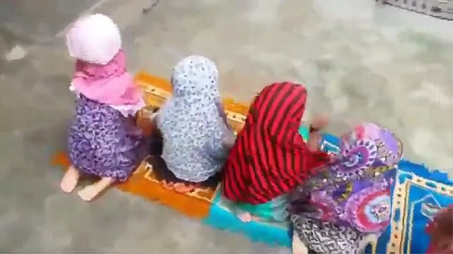 So Beautiful cute child praying namaz kids videos islamic videos 2017 childern amazing videos Watch for my dialymotion Channel pakistanfaisal991
