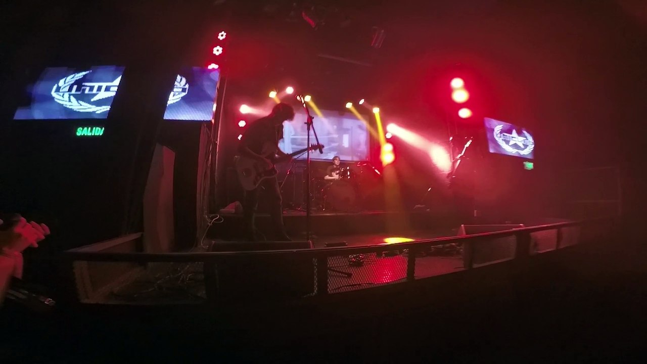 Solo de Manu y cierre