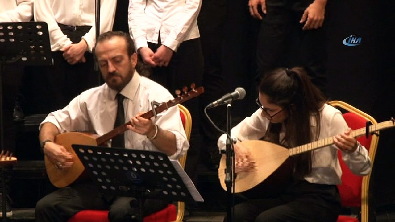 Üsküdar Işıklar Gençlik Korosu konser verdi