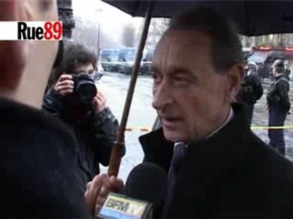 Delanoë et Panafieu sur les lieux de l'attentat