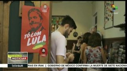 Más de 500 personas visitaron el bazar "Lula Livre"