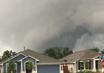 Ominous Skies Churn as Severe Storms Sweep Through Austin Area