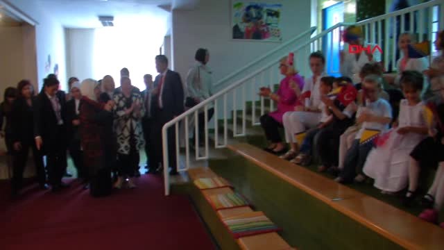 Emine Erdoğan Çocuk Yetiştirme Yurdunu Ziyaret Etti